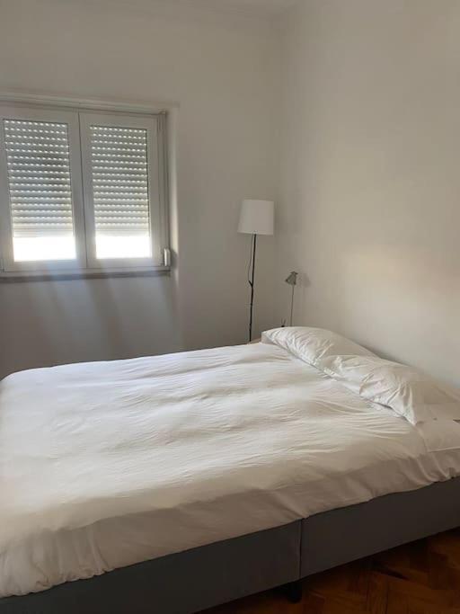 Apartment A Lovely Flat In Heart Of Campo De Ourique Lisbon